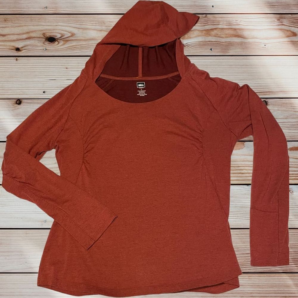REI Coolmax Ladies Long Sleeve Hooded Top Hoodie Cranberry Wrist Zip Pocket Lrg